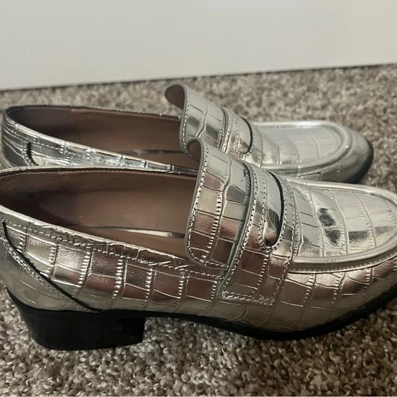 ZAC Zac Posen Metallic Silver Loafers - Picture 2 of 4